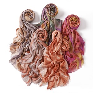 Zifeng OEM Écharpe Châle Hijab Dégradé Plissé Tendance Musulman Moyen-Orient <span class=keywords><strong>Arabe</strong></span> Dubaï - Product Image 5