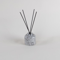 Diffuseur de parfum en marbre naturel minimaliste et élégant avec logo personnalisé STONEKOCC, bouteille ronde écologique, parfum longue durée