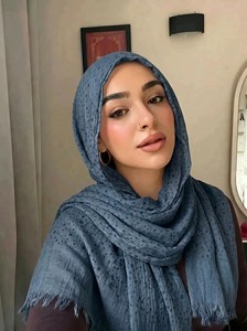 Nueva Colección de Hijabs Islámicos con Estampado de Puntos, Pañuelo de Rayón de Color Sólido al por Mayor, Chal Largo para Mujer, Hijab de Malasia - Product Image 1
