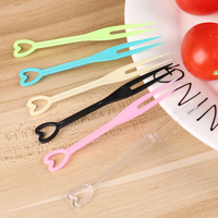 Groothandel 87mm hartvormige wegwerp mini cake vorkjes van voedselveilig, temperatuurbestendig plastic voor fruitproeverijen, hapjes en cocktails