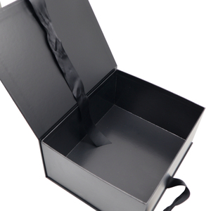 Caja de Cartón Rígido Negra de Lujo Personalizada y Reutilizable para Fábrica, con Imán y Cinta - Product Image 3