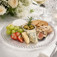 Assiettes en plastique transparentes de luxe lavables et réutilisables avec perles argentées pour gâteaux, desserts et apéritifs – Idéales pour fêtes, mariages et événements