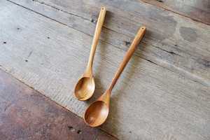 ช้อนไม้ธรรมชาติสำหรับทำอาหาร ใช้เสิร์ฟ ตัก ผสม ทำด้วยมือจากไม้เนื้อเนียน ทนทาน สำหรับอาหารประจำวัน - Product Image 3