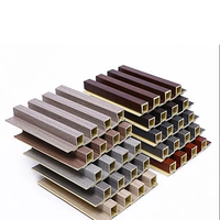 Panneaux muraux en PVC imperméables et ignifuges personnalisés OEM pour la décoration intérieure du salon à prix avantageux