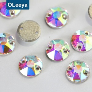Nouvelle Broche Femme en Strass de Verre Cristal AB Qualité K9 Supérieure, Forme Citron, Dos Plat, à Coudre, pour Cadeaux - Product Image 3