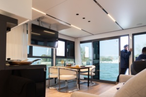 Casa Galleggiante in Alluminio Prefabbricata con Stanze Separate per Famiglia e Operazioni di Noleggio - Product Image 2