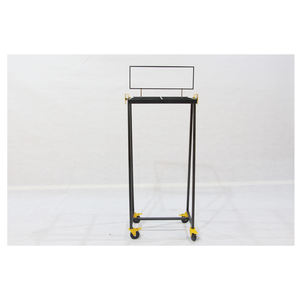 Carrito de <span class=keywords><strong>metal</strong></span> con diseño de rueda, estante de exhibición de ropa moderna, color dorado, 4 vías - Product Image 5