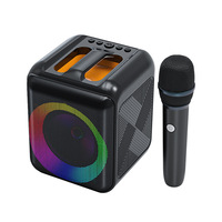 Haut-parleur en plastique avec éclairage RGB clignotant, subwoofer puissant, commande vocale, 2 microphones, longue durée de vie de la batterie pour les fêtes de famille et les enfants