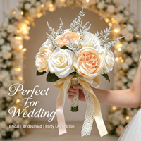Bouquet de mariée léger et frais avec ruban en dentelle, roses artificielles, fleurs artificielles pour la décoration de la robe de mariée, les photos de mariage