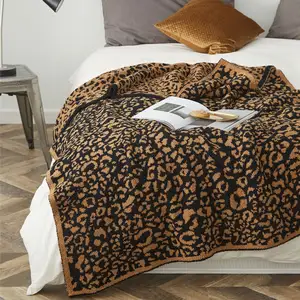 Nuovo Arrivo 130*160 centimetri di Luce Grigio Marrone Pesante Del Modello Del Leopardo Poliestere Micro-ciniglia Lavorato A Maglia Divano Rimessa Laterale Coperta per L'inverno