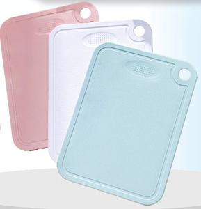 Planche à découper carrée double face en paille de blé écologique pour la cuisine domestique avec logo personnalisé - Product Image 1