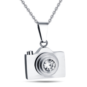 Collar con colgante de cámara de acero inoxidable negro con lente de cristal para mujer, joyería de regalo para uso diario - Product Image 2