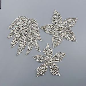 أحدث الفضة 3D زهرة زين الموضة خياطة على حجر الراين بقع لحفلة موسيقية اللباس الزينة بو شعر - Product Image 1