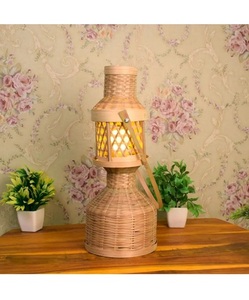 Ensemble de paniers en bambou artisanaux avec une construction tressée robuste pour la décoration de la maison de style farmhouse et des solutions de rangement pratiques - Product Image 1