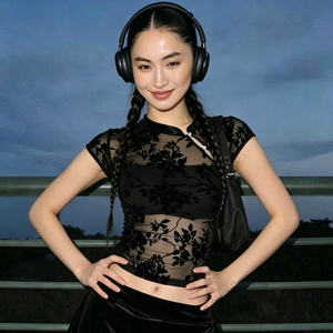 Camiseta moderna china de malla con estampado flocado y botones de rana, sexy, transparente, ajustada, de manga corta para mujer - Product Image 2