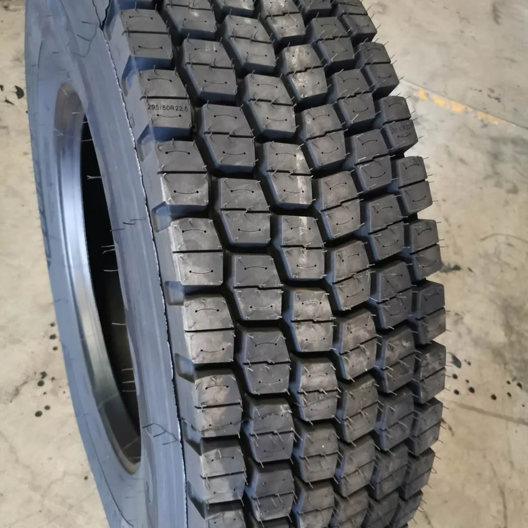 Kunlun 295/80r22.5 트럭 타이어 도매 중국어 트럭 타이어 모든 스틸 레이디 얼