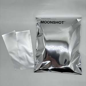 Sac d'expédition en poly aluminium métallisé argent mat avec logo personnalisé pour vêtements, livraison par courrier - Product Image 4