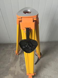 Gỗ <span class=keywords><strong>tripod</strong></span> cho lâm nghiệp khảo sát tổng trạm Máy kinh vĩ với đầu phẳng Vỏ bảo vệ - Product Image 2