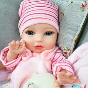 Muñeca Reborn de Silicona Platino 100% de Cuerpo Completo Suave de 13 Pulgadas, Juguete de Recién Nacido Gordito, Juguetes de Compañía para Niñas, Efecto Mojado - Product Image 4