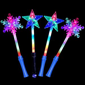 2024 Beliebte <span class=keywords><strong>Light</strong></span> <span class=keywords><strong>Up</strong></span> Toys Blink stäbe mit Schneeflocke stift für Kinder 36CM LED Glowing <span class=keywords><strong>Magic</strong></span> Wands Sticks für die Weihnachts feier - Product Image 3