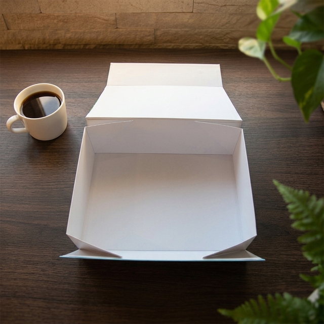 Custom Paper Box Custom Foldable Rigid Gift Box with Magnetic Closure Collapsible Design Embossing Matt Lamination Gold Liner