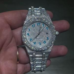 Montre en diamant moissanite, montre de luxe à coupe glacée, montre automatique haut de gamme, personnalisable, montre en diamant moissanite à coupe glacée VVS - Product Image 3