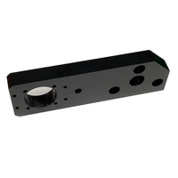 Plaque de fixation sur mesure en acier inoxydable/aluminium usinée CNC, anodisée noire, à trous multiples, pour pièces de robot, usinée par électroérosion à fil