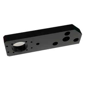 Plaque de fixation en aluminium usinée CNC sur mesure, base de montage multi-trous anodisée noire pour pièces de robot - Product Image 2