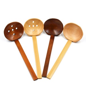 Venta a granel de <span class=keywords><strong>la</strong></span> <span class=keywords><strong>olla</strong></span> caliente Ramen Buffet cucharón <span class=keywords><strong>restaurante</strong></span> de madera cucharas de servir para <span class=keywords><strong>la</strong></span> cocina - Product Image 1