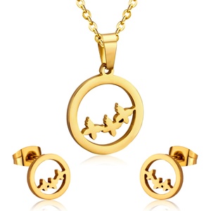 Conjunto de Joyería de Moda con Collar de Pájaro, Collar de Grulla de Papel, Anillo y Pendientes de Pequeña Golondrina - Product Image 6