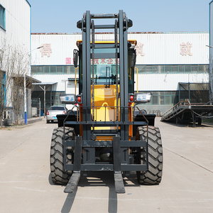 Chariot élévateur tout-terrain diesel 4x4 de 2 tonnes FR-2500 - Product Image 4