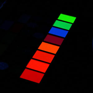 Profesional 42 colores cara <span class=keywords><strong>pintura</strong></span> brillo kit paleta neón UV cuerpo <span class=keywords><strong>pintura</strong></span> conjunto brillo luz oscura para niños brillo cara <span class=keywords><strong>pintura</strong></span> - Product Image 4