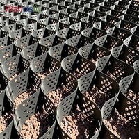 Géocellules perforées texturées en HDPE pour la stabilisation du gravier, en plastique, 330 mm, à structure alvéolaire soudée, pour le renforcement et la protection des pentes