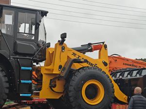 รถตักล้อยางลอนกิ้ง พร้อมระบบป้องกันการโอเวอร์โหลด โหมดการบังคับเลี้ยวแบบปรับได้ วิศวกรรมเชื้อเพลิง สำหรับงานโครงการขนาดใหญ่ - Product Image 4