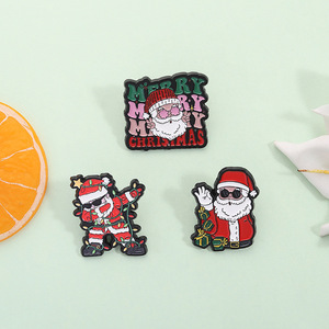 Badge créatif de Noël Père Noël, souvenir amusant de Noël, épingle à revers en émail - Product Image 3