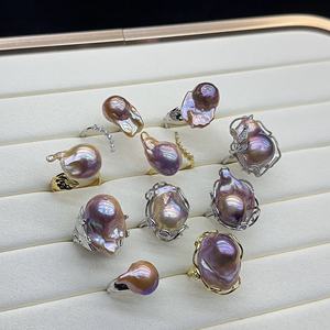 Vente en gros <span class=keywords><strong>de</strong></span> bagues en <span class=keywords><strong>perles</strong></span> <span class=keywords><strong>de</strong></span> <span class=keywords><strong>culture</strong></span> d'eau douce baroques mélangent des motifs <span class=keywords><strong>pour</strong></span> femmes en argent sterling 925 - Product Image 6