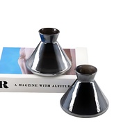 Bouteille de diffuseur de parfum en verre vide de forme triangulaire moderne noire galvanisée de 200ml en gros