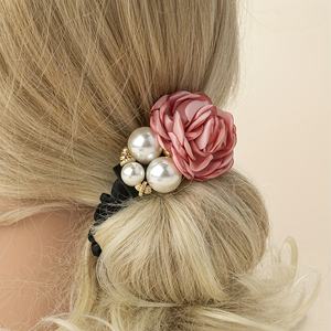 Perle rose de mode coréenne sertie de chouchous fleur à bord brûlé à haute élasticité en diamant - Product Image 2