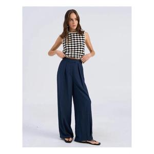 กางเกงทรงตรงสำหรับผู้หญิงที่สวมใส่ได้ทุกวัน ออกแบบด้วยวัสดุที่ระบายอากาศได้ดีและมีน้ำหนักเบา ให้ความสบายอย่างสม่ำเสมอ ระดับมืออาชีพ - Product Image 4