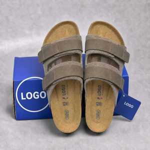 Comodi Sandali <span class=keywords><strong>in</strong></span> <span class=keywords><strong>Sughero</strong></span> con Doppia Fascia Unisex, <span class=keywords><strong>Ciabatte</strong></span> <span class=keywords><strong>in</strong></span> Pelle con Supporto Plantare, Logo Personalizzato, Prezzo di Fabbrica OEM ODM all'Ingrosso - Product Image 1