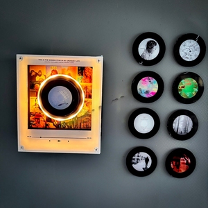 Luz Nocturna Personalizada, Altavoz de Audio con Disco de Vinilo, Set de Regalo, CD Giratorio Acrílico Personalizado, Imán de Refrigerador con Música NFC, Reproductor de Música - Product Image 1