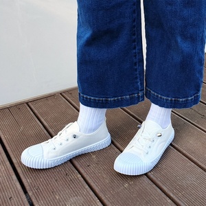 Chaussettes scolaires robustes et élégantes pour enfants et étudiants, avec tissu respirant et antidérapant à 90 degrés breveté - Product Image 6
