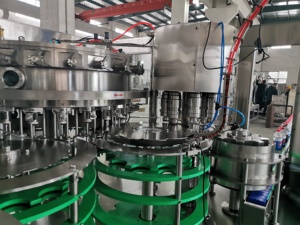 Machine de remplissage de boissons carbonatées de produits les plus vendus de DCGF18-18-6 pour la boisson de soda de Coke Sprite <span class=keywords><strong>Fanta</strong></span> - Product Image 3