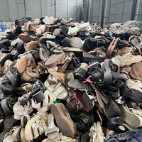 S14 Vente en gros de chaussures d'occasion : Sandales d'été pour femmes, sandales à talons hauts, mélange de styles, chaussures de seconde main en balles
