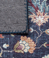 Tapis de style oriental en bleu foncé à motifs floraux, Arabie Saoudite