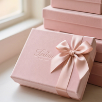 Boîtes en daim magnétiques à emballage unique, royales et élégantes, avec logo personnalisé en feuille d'or, boîte cadeau en velours pour mariage avec ruban en soie