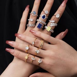 Anillo de Compromiso de Diamantes de Forma Ovalada con Circonita Cúbica 8A Chapado en Plata de Ley 925 de Joyería Fina de Lujo Dylam - Product Image 2