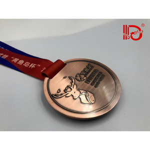 Custom Zinc Alloy Metal Engraved Marathon Finisher Medal With <b>Red</b> <b>Ribbon</b> For Sports Events And Commemorative Gifts - Product Image 4
