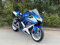 Moto Suzuki GSX600 d'occasion en excellent état avec freins Brembo, trois modes de conduite