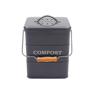 Poubelle à compost de cuisine moderne de luxe <span class=keywords><strong>en</strong></span> métal carré d'intérieur, noire, 5L, avec poignée <span class=keywords><strong>en</strong></span> <span class=keywords><strong>bois</strong></span> pour plan de travail - Product Image 1